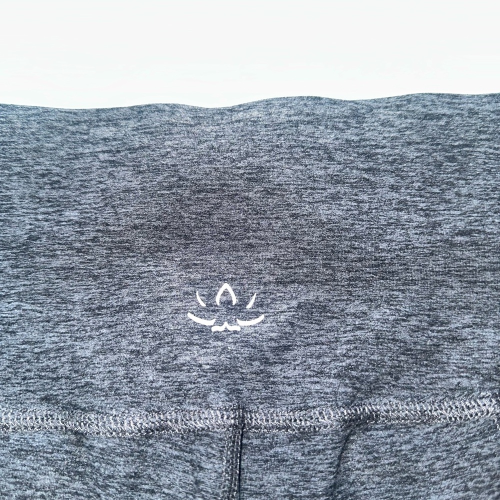 Beyond Yoga Charcoal Leggings - Picture 2 of 3